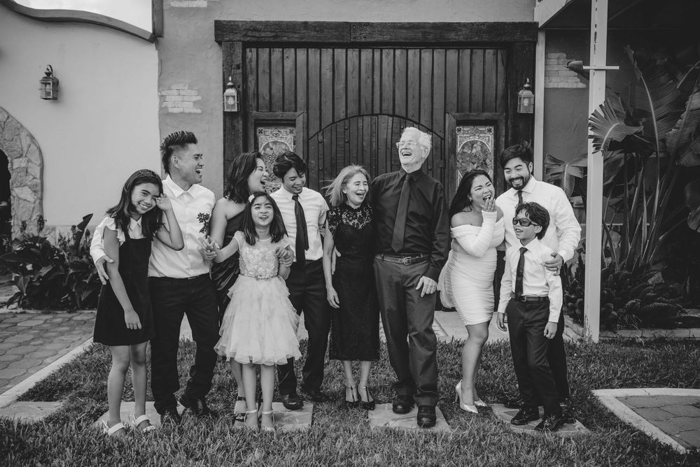 family photo session. black and white. azenda events. Edinburg, Texas. Wedding photographer.