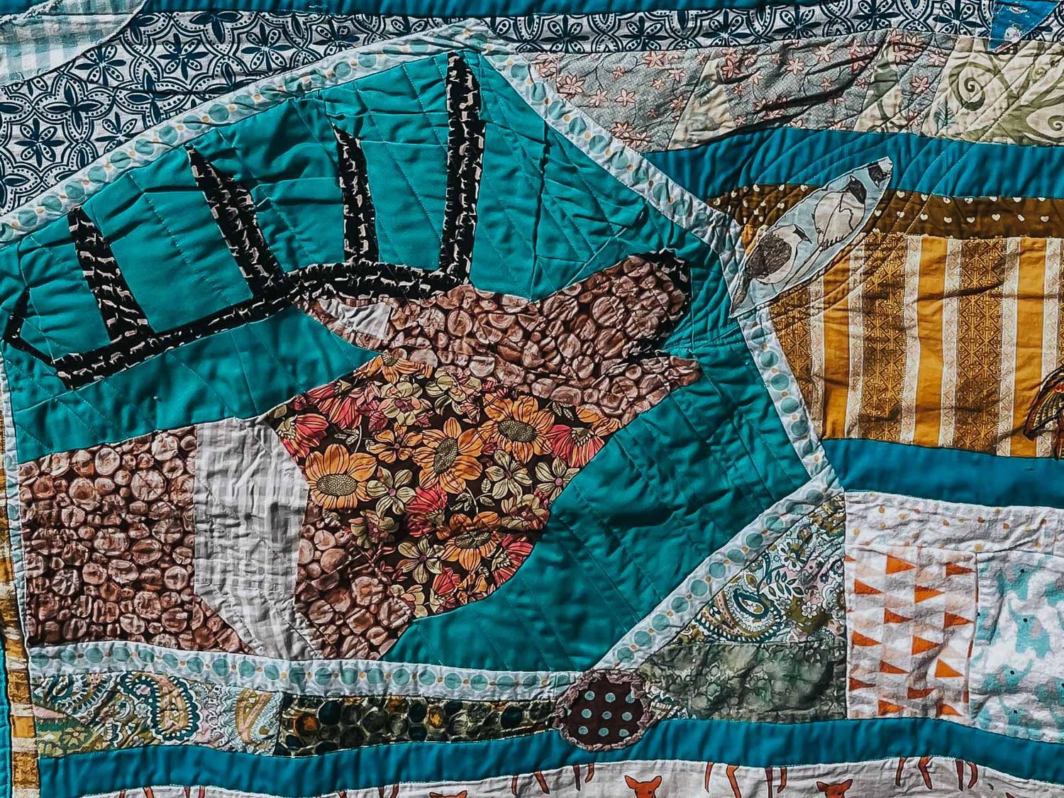 Quilted wapiti bugling.