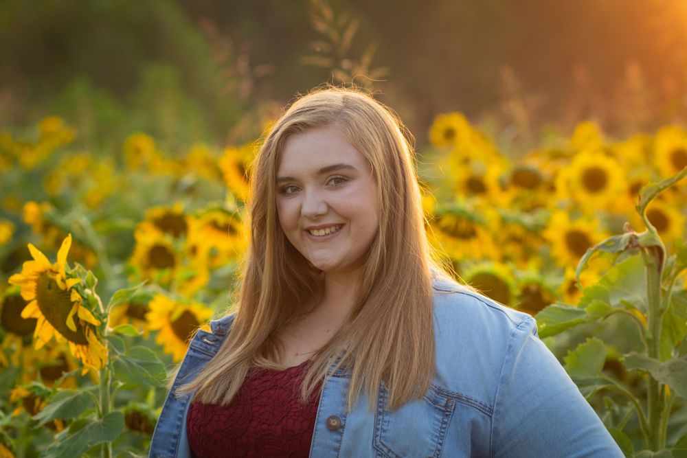 Mounts Park Sunflower field Senior photo photography Session Maineville Cincinnati Ohio Adrianna