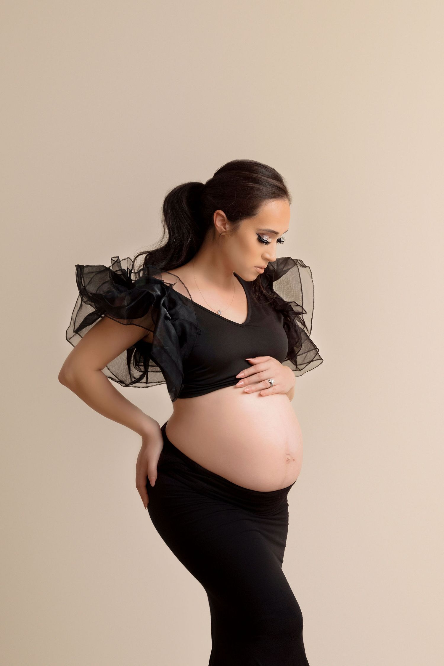 beautiful maternity photographer, pregnancy photoshoot, capturing the beauty of motherhood, best maternity Los Angeles