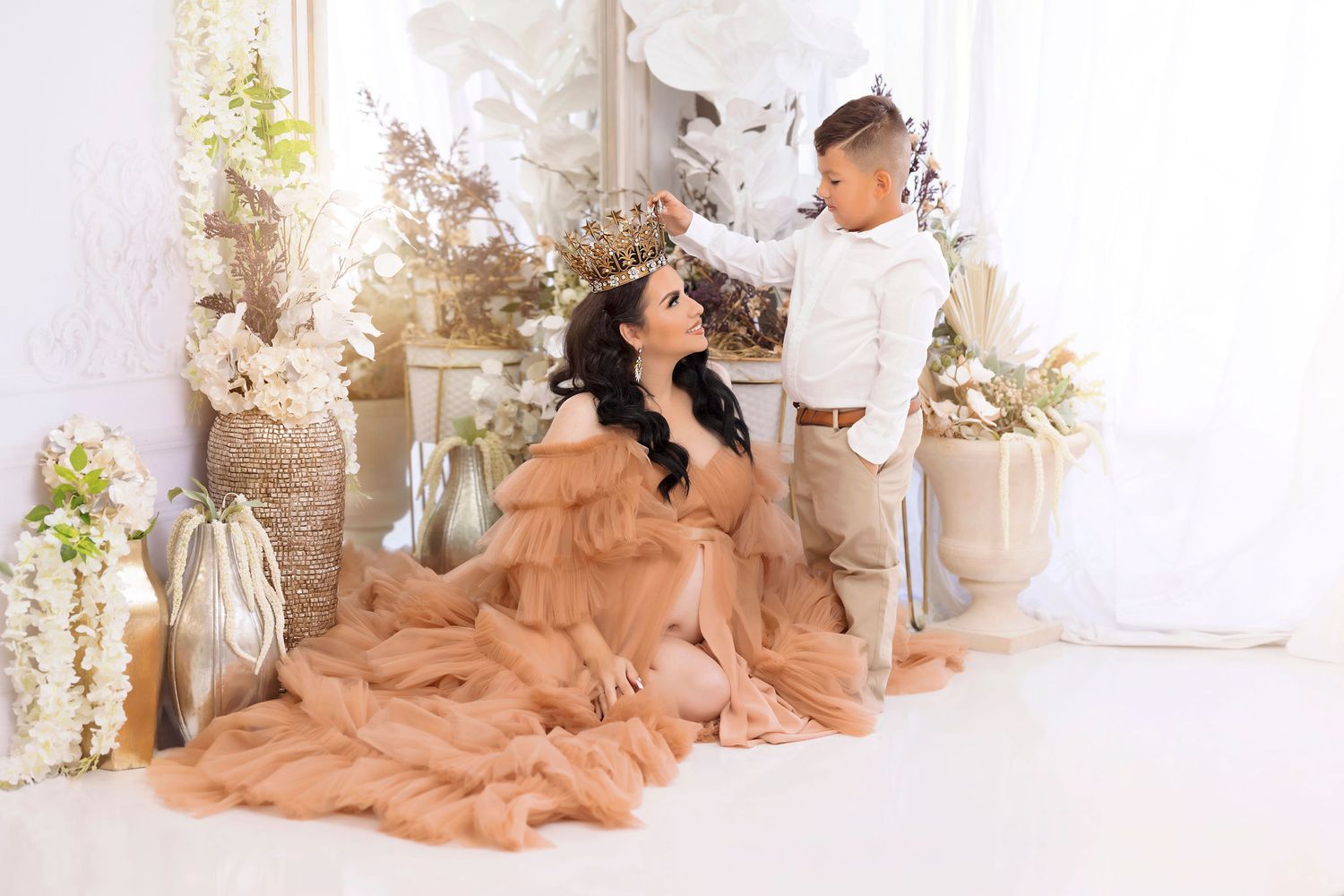 beautiful maternity photographer, pregnancy photoshoot, capturing the beauty of motherhood, best maternity Los Angeles