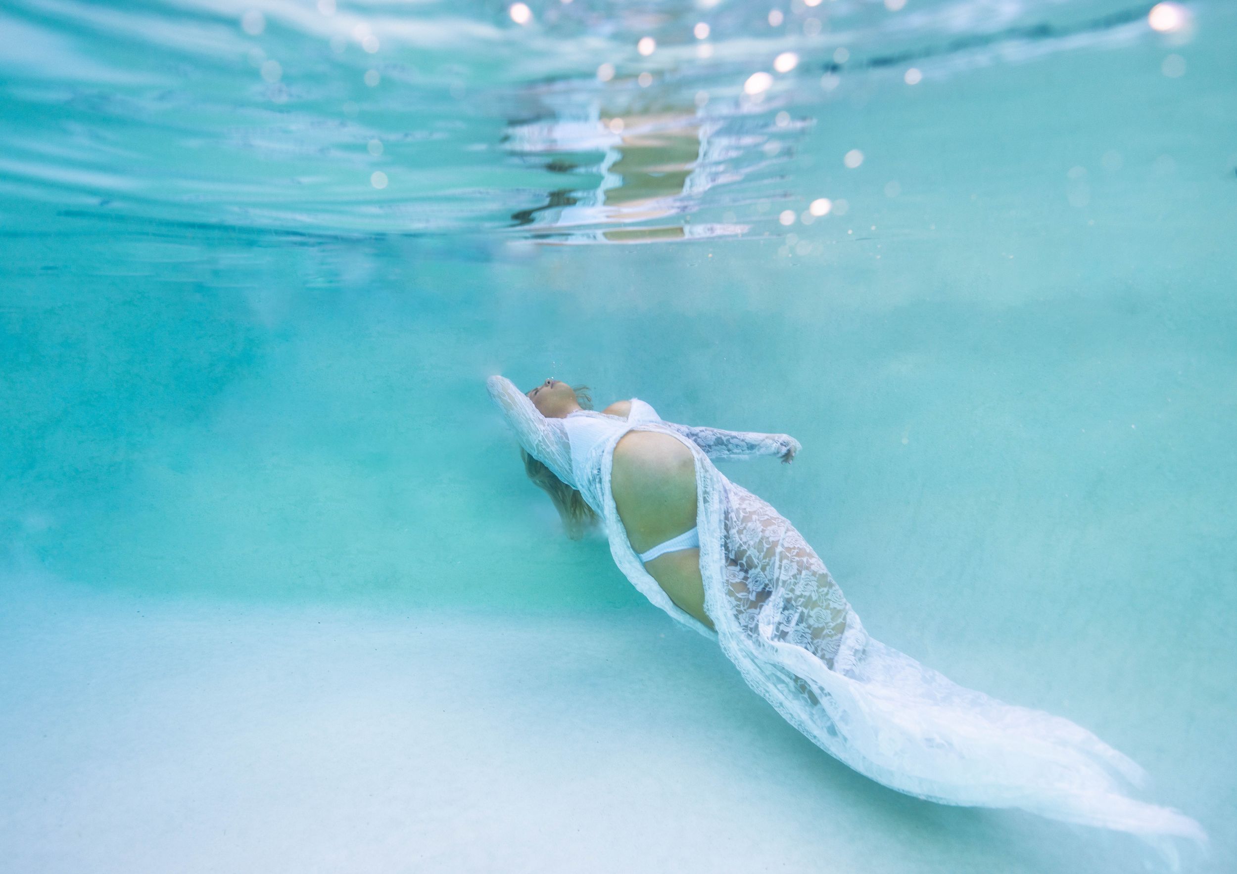 Underwater maternity photo