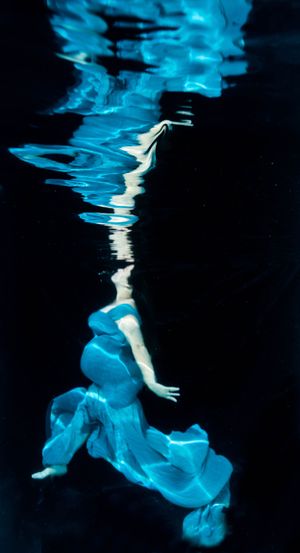 Underwater maternity photo