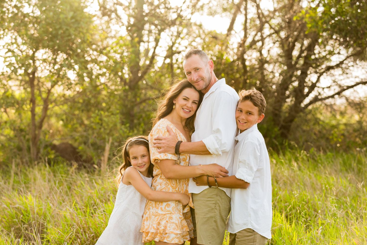 golden hour family portrait Field of Dreams Dakabin