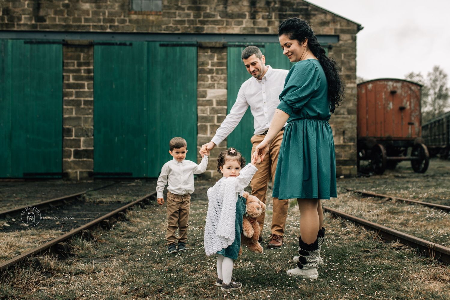 Family and children outdoor location photography in Newcastle upon Tyne durham gateshead by Ella DM Photographer