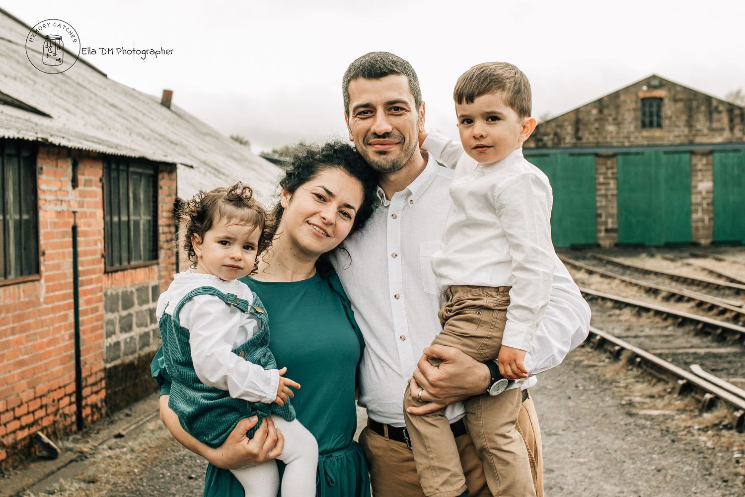 Family and children outdoor location photography in Newcastle upon Tyne durham gateshead by Ella DM Photographer