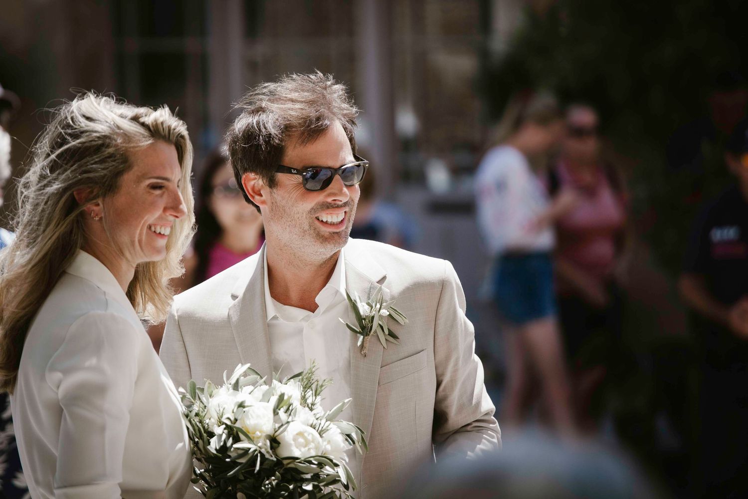 le couple de mariés pris en photo par Niki Studio en Provence