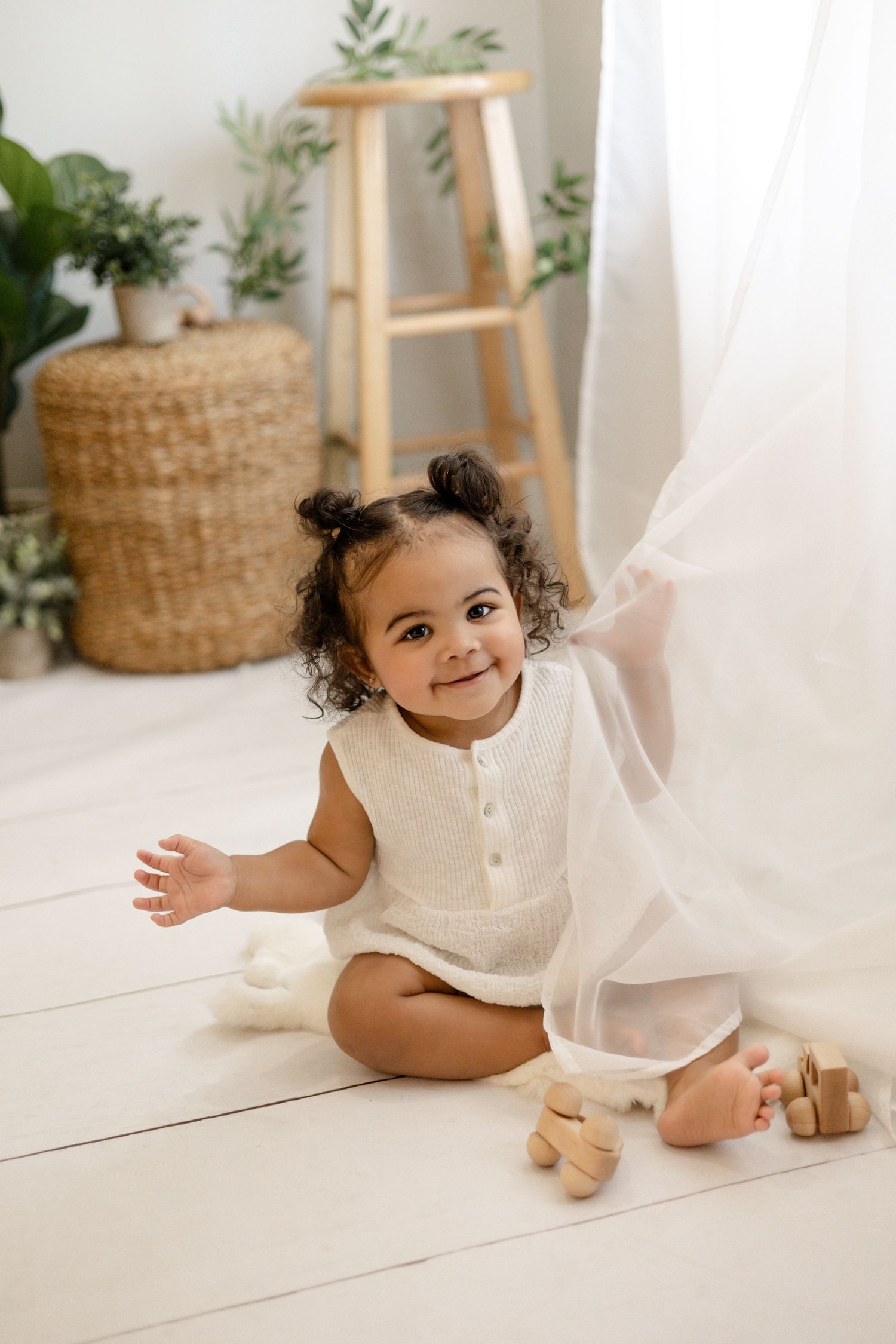 baby portraits in miami, south florida baby photographer, baby photographer Boyton Beach, Surfside cake smash photos, Delray Beach portraits