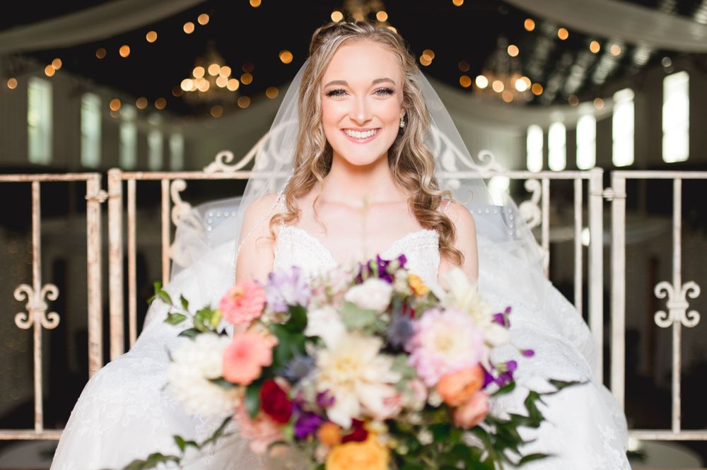 White Barn at Padgett place, wedding photographer, Huntsville Alabama, wedding venue, wedding florist, wedding venues