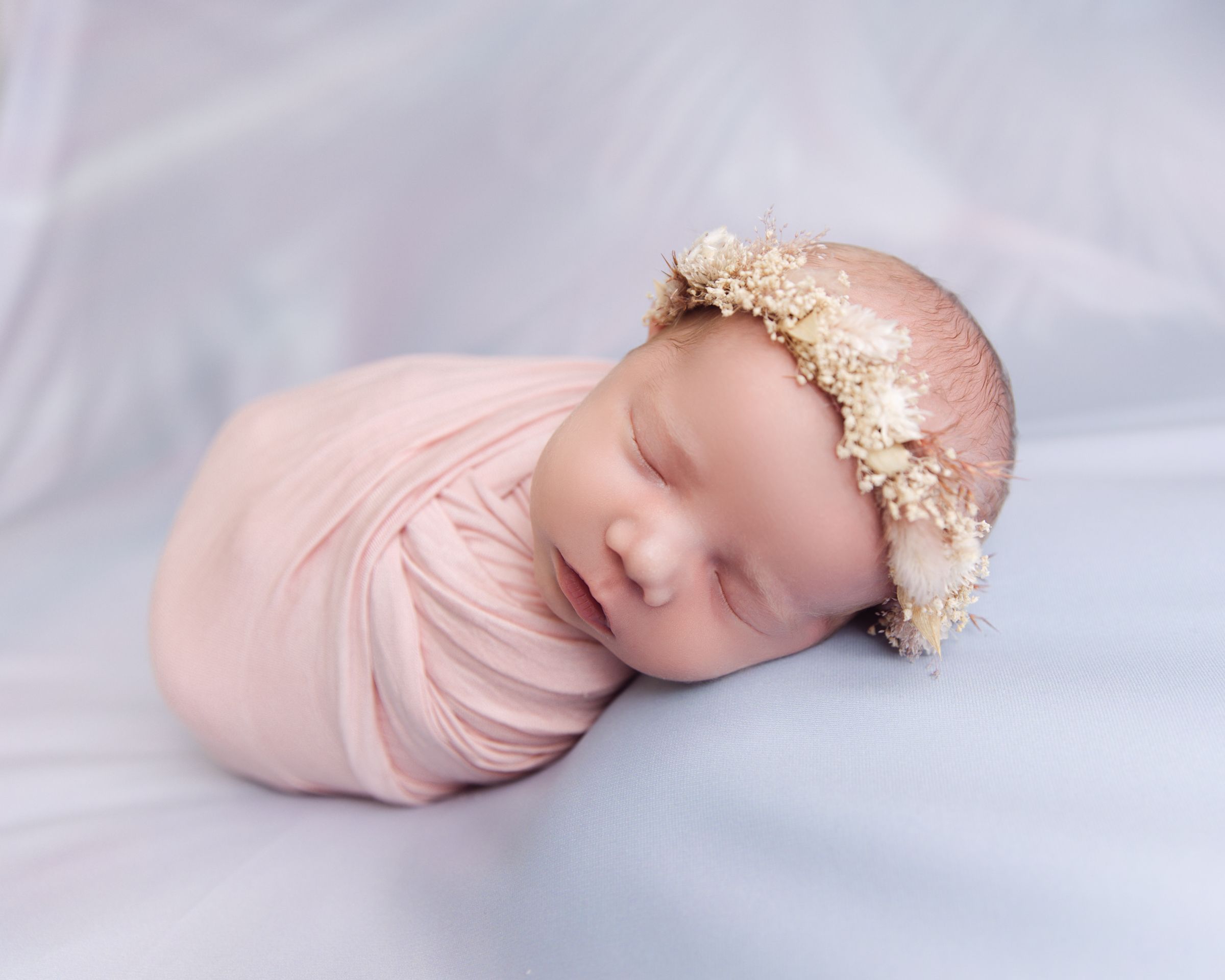 Kansas City luxury newborn photographer