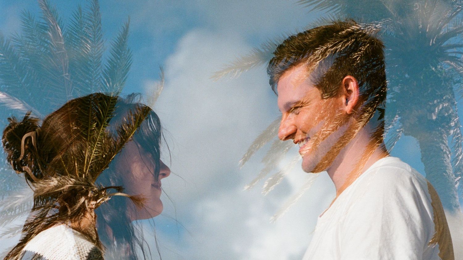 <img src="hawaii_engagement_photography.jpg" alt="Hawaii Engagement Photography on film. Book now!">
