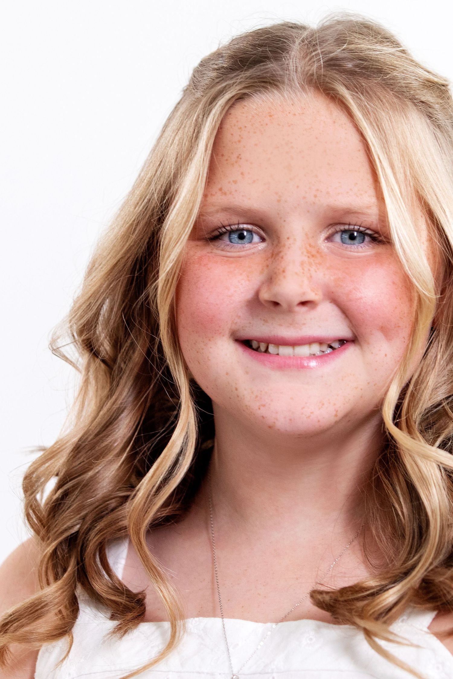Butterfly Kisses Blowout | Blow Dry Bar Barrie, ON - Glow Day Spa Girls under 12