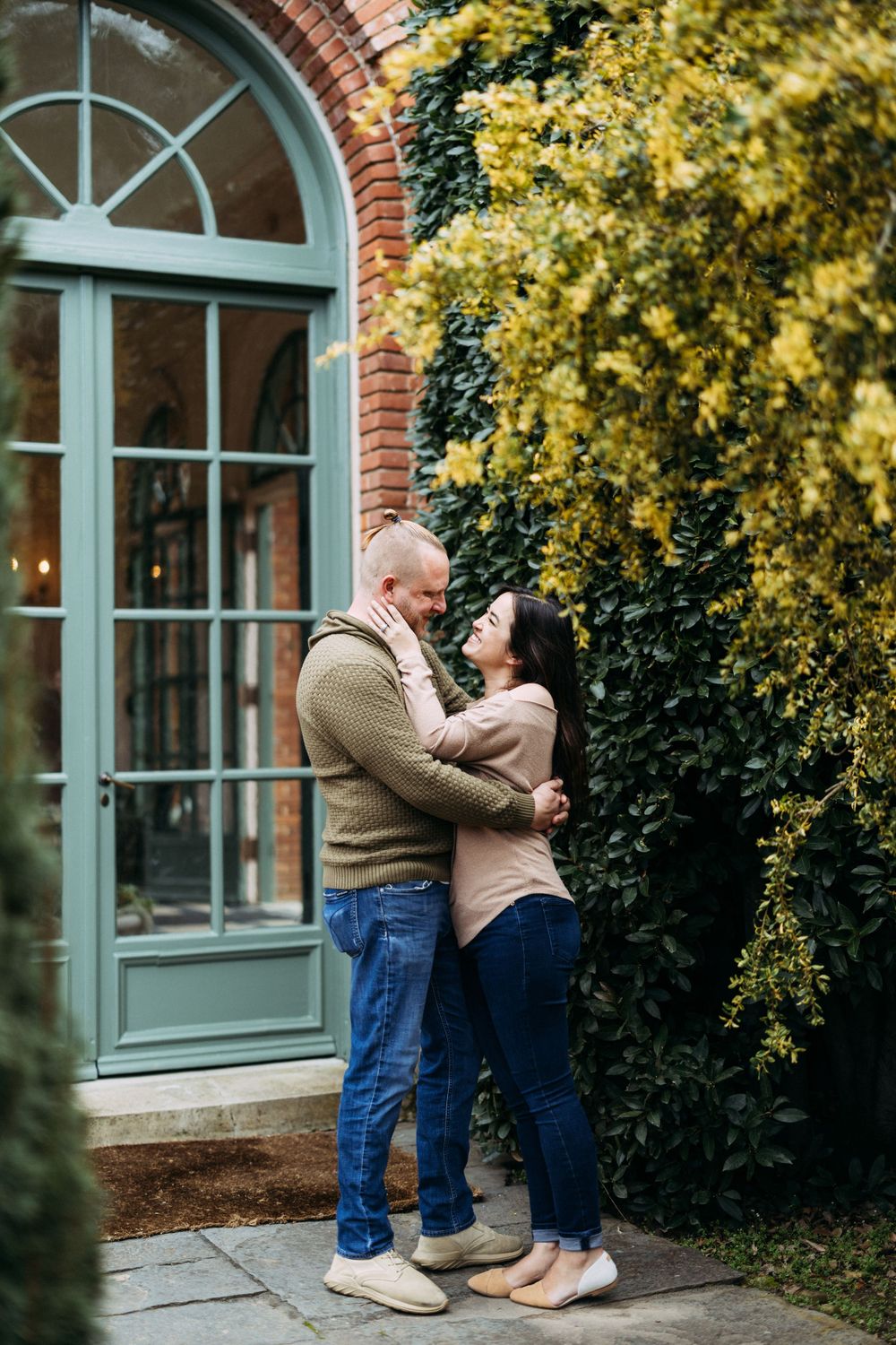 Engagement pictures with Bridgerton vibe in Bay Area