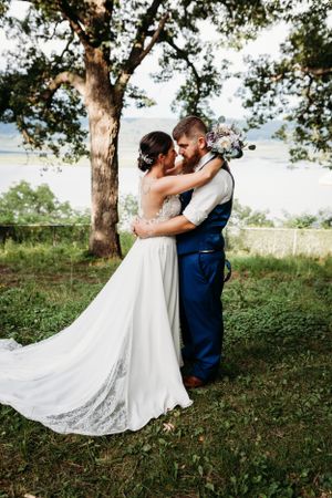 couple wedding tiffin iowa oxford sage and ivy studio corridor photogrpaher