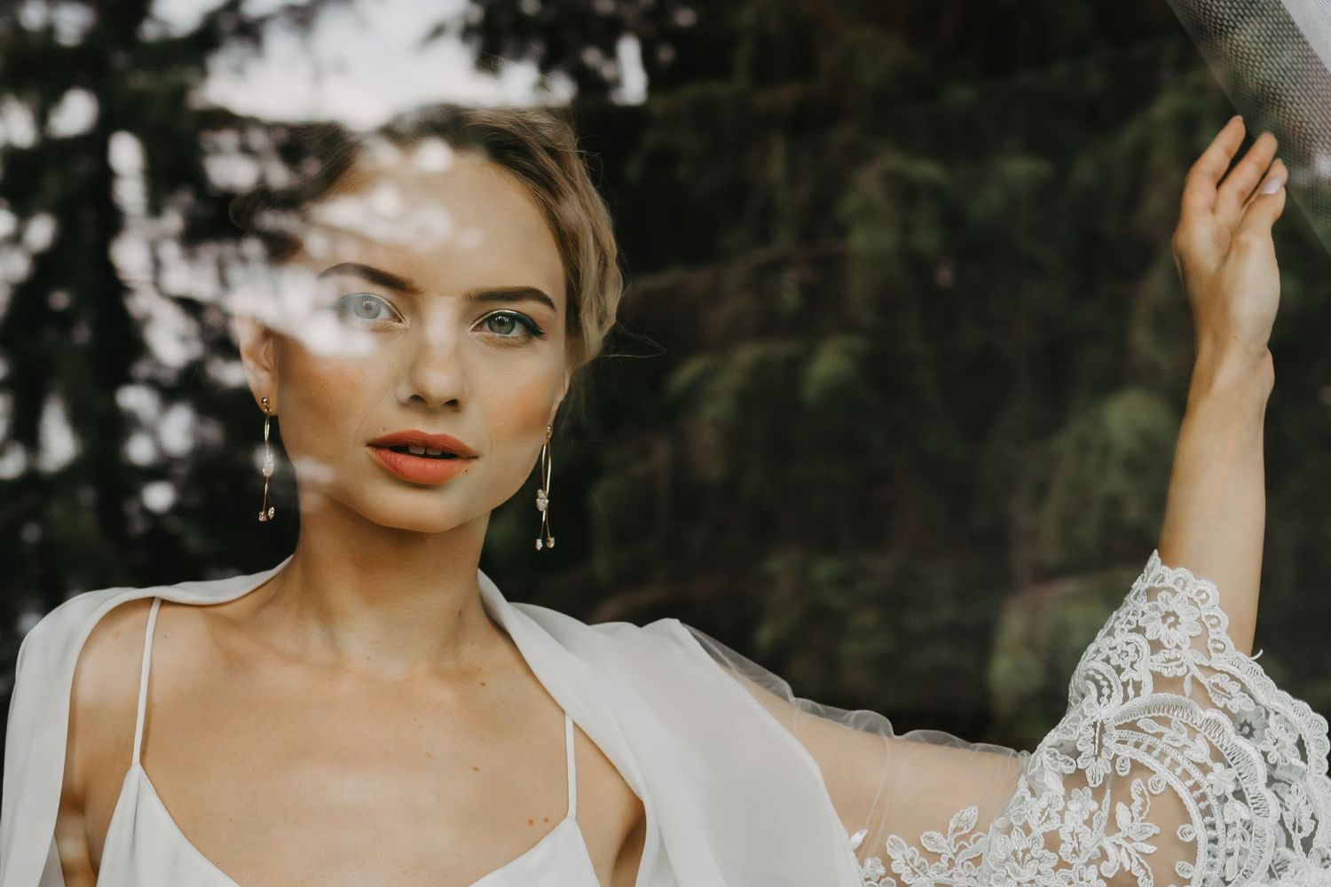 Tips on How To Plan a Small Wedding, bride getting ready , Springfield Missouri intimate wedding