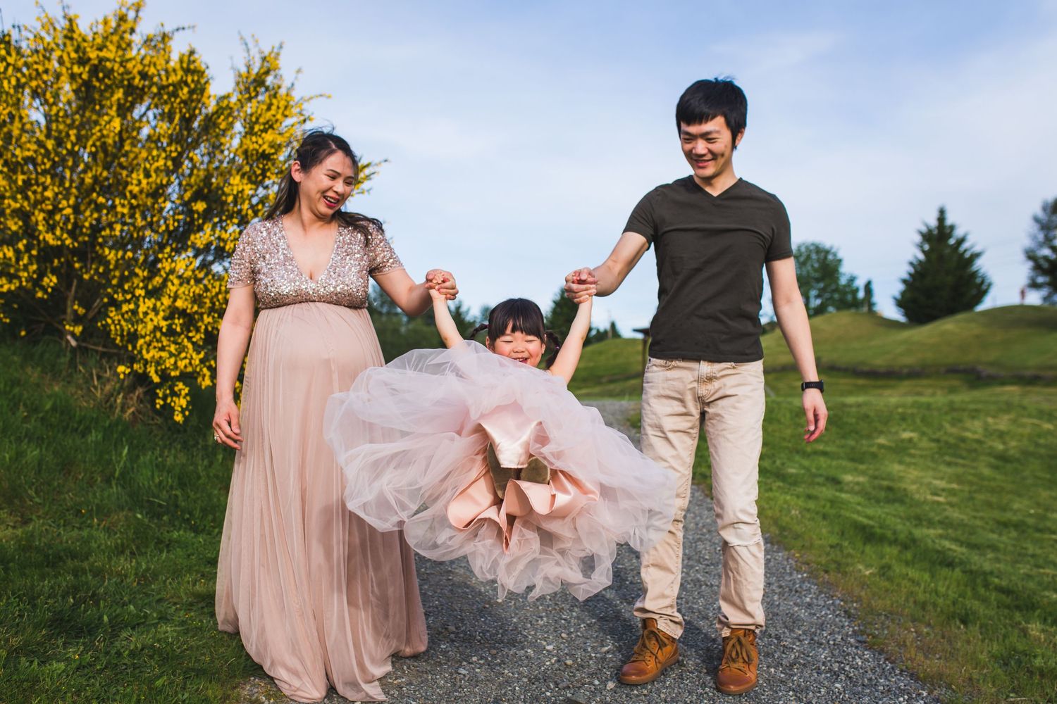 Redmond Maternity Photographer, candid, lifestyle, spring