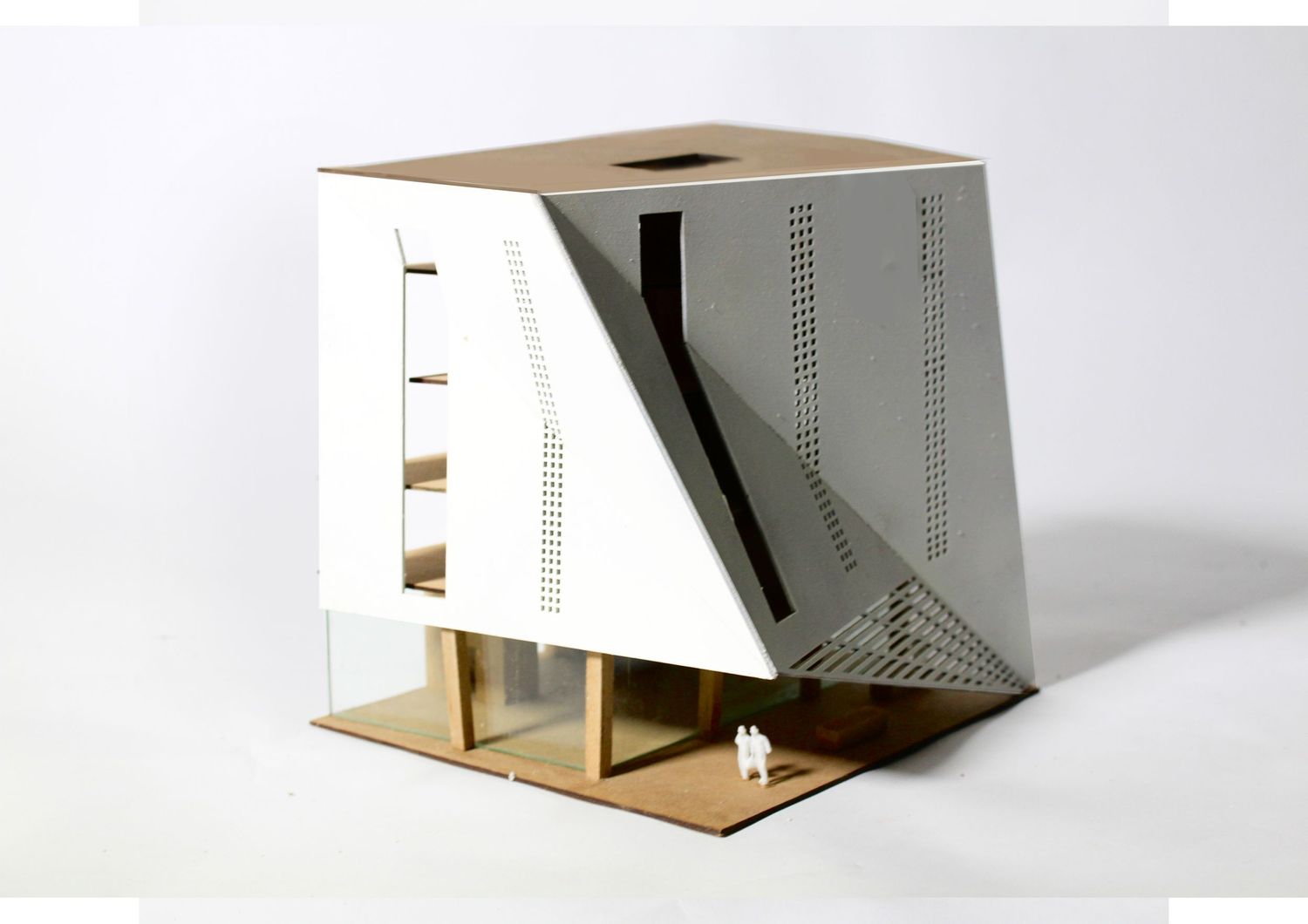 1:100 Model