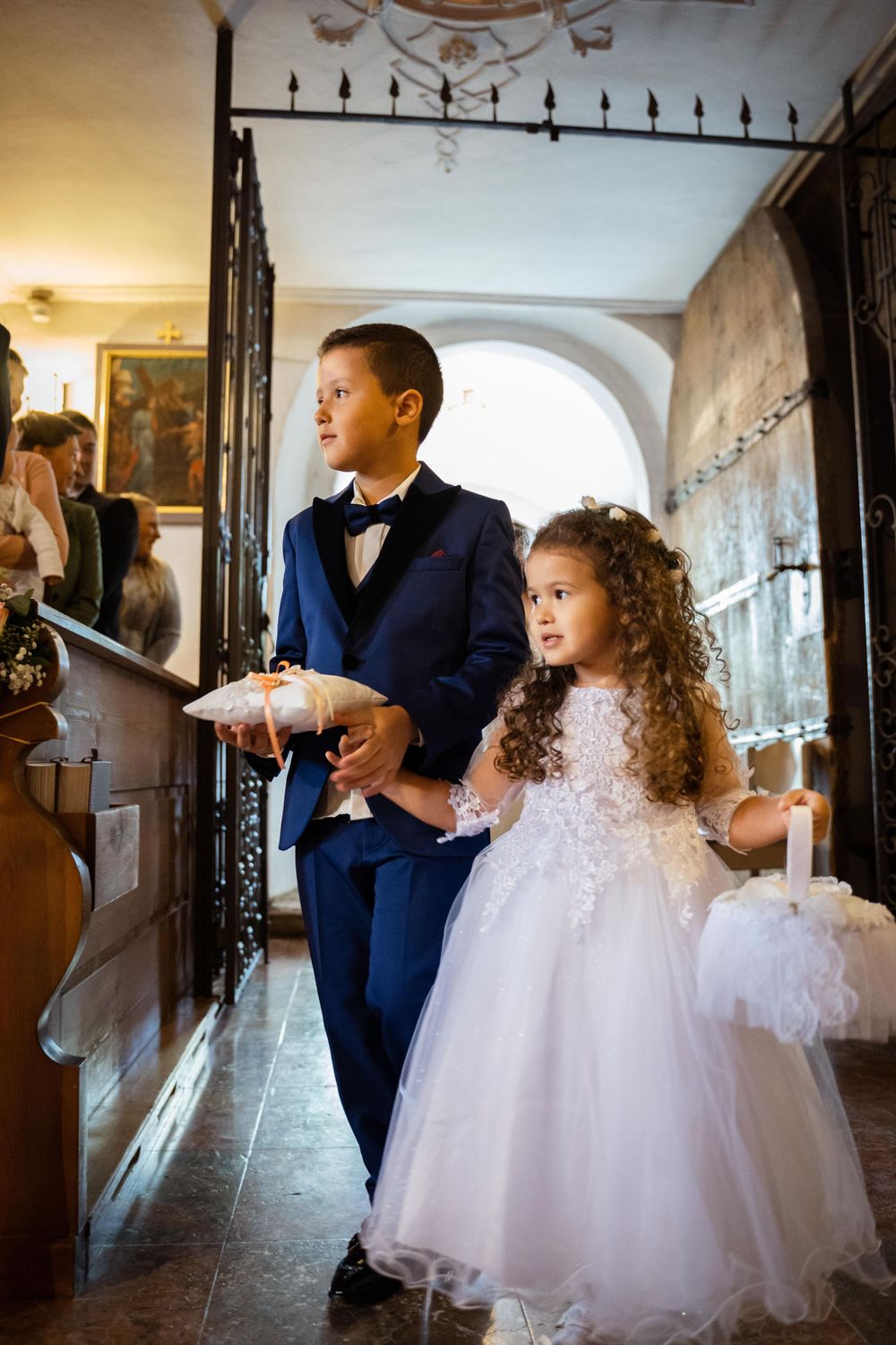 Hochzeitsfotograf Berlin Schöneberg Emotionale Momente der Zeremonie
Hochzeitsfotografie Berlin Kreuzberg  Authentische Paarfotograf Kirche