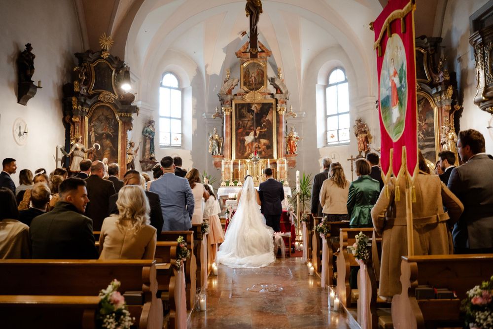 Hochzeitsfotograf Berlin Schöneberg Emotionale Momente der Zeremonie
Hochzeitsfotografie Berlin Kreuzberg  Authentische Paarfotograf Kirche