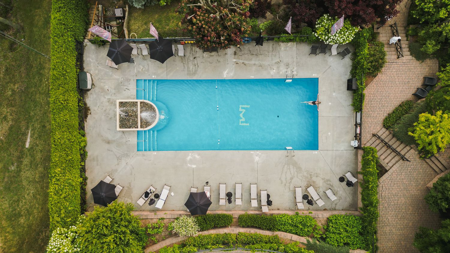 Domaine Château Bromont piscine spa drone chambre gastronomie bar cocktail Gaelle Tremblay