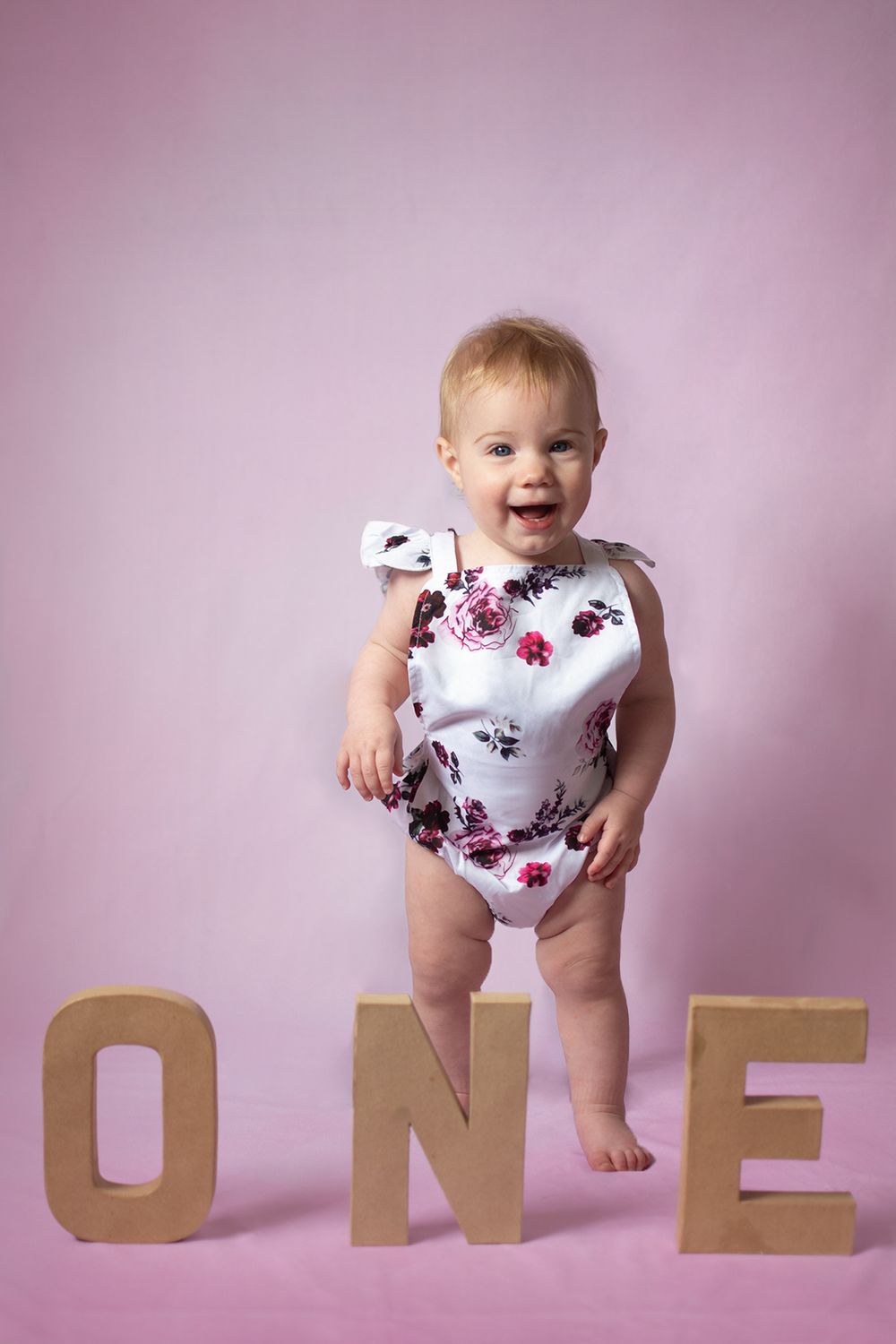 ace newborn photography
cake smash photo
first birthday photo