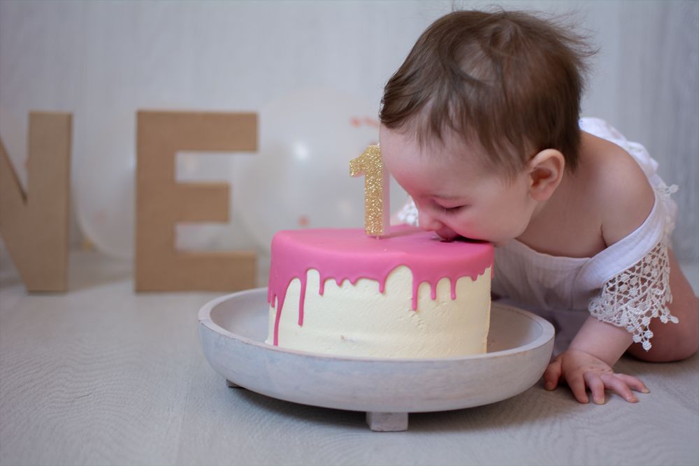 ace newborn photography
cake smash photo
first birthday photo