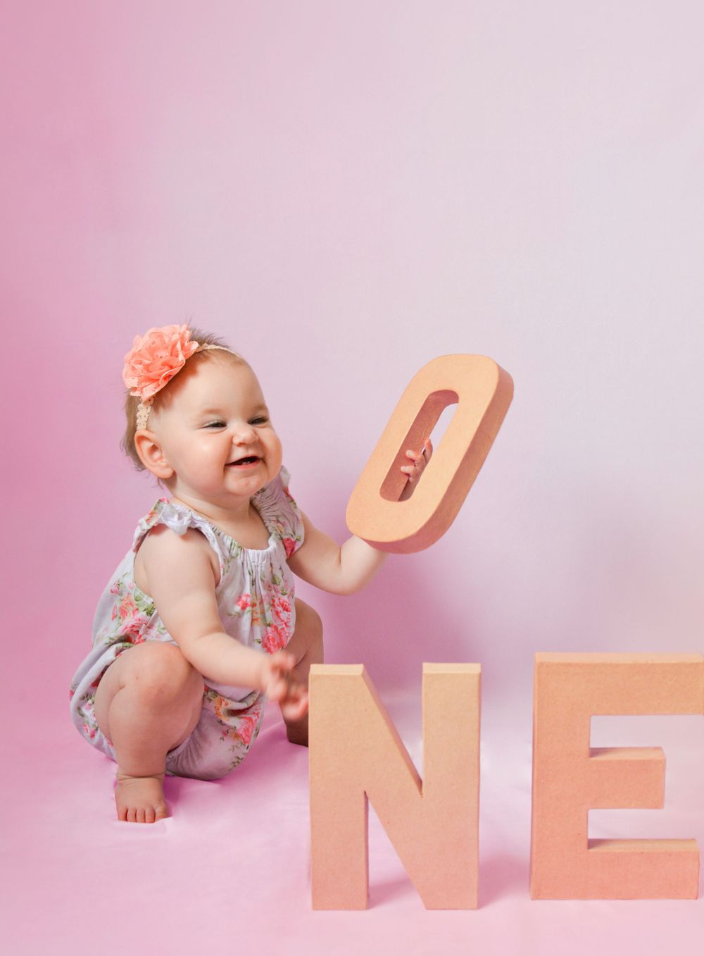 ace newborn photography
cake smash photo
first birthday photo