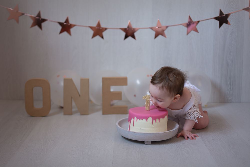 ace newborn photography
cake smash photo
first birthday photo