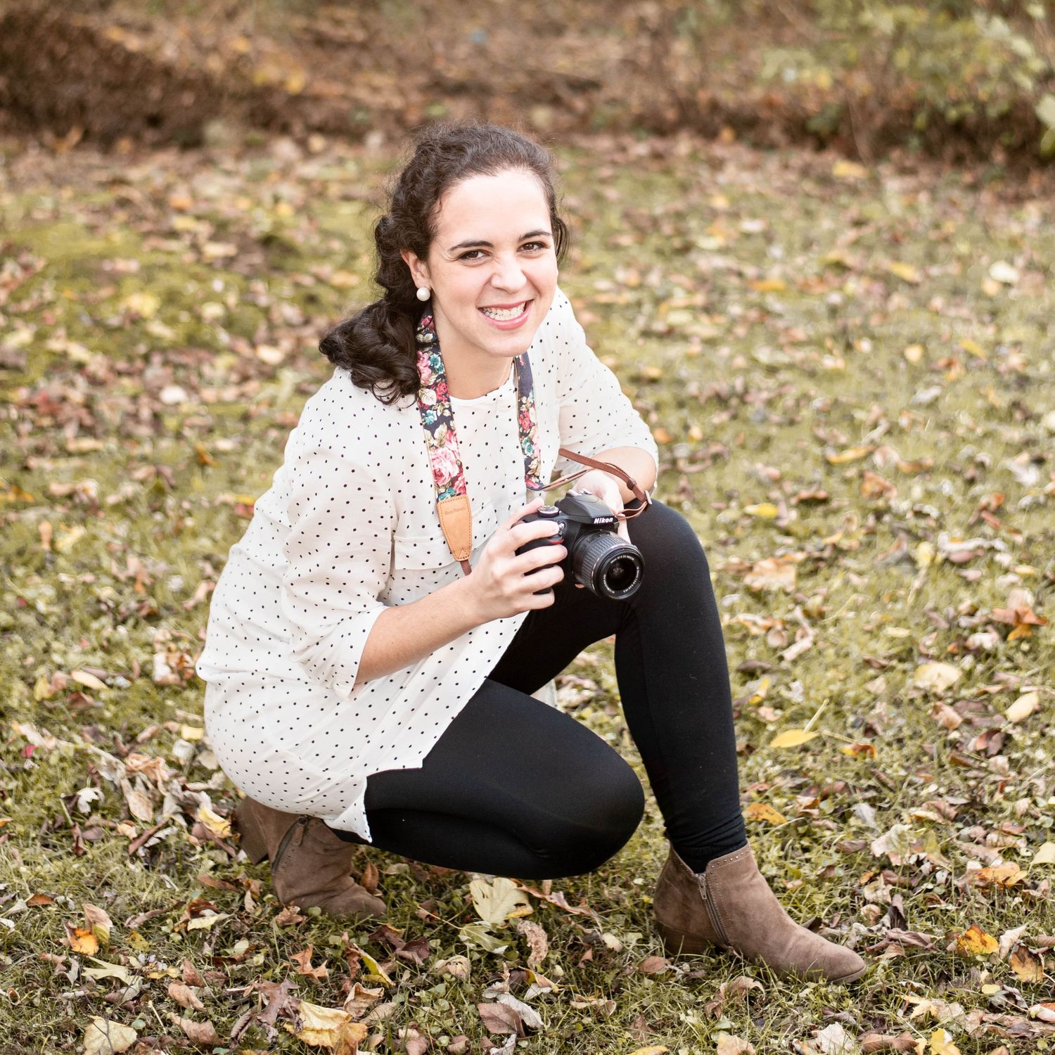 Picture of Isabel Nolan with camera.