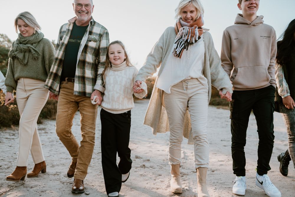 Familiefoto, fotoshoot met familie, fotoshoot grote groep, hof van Saksen