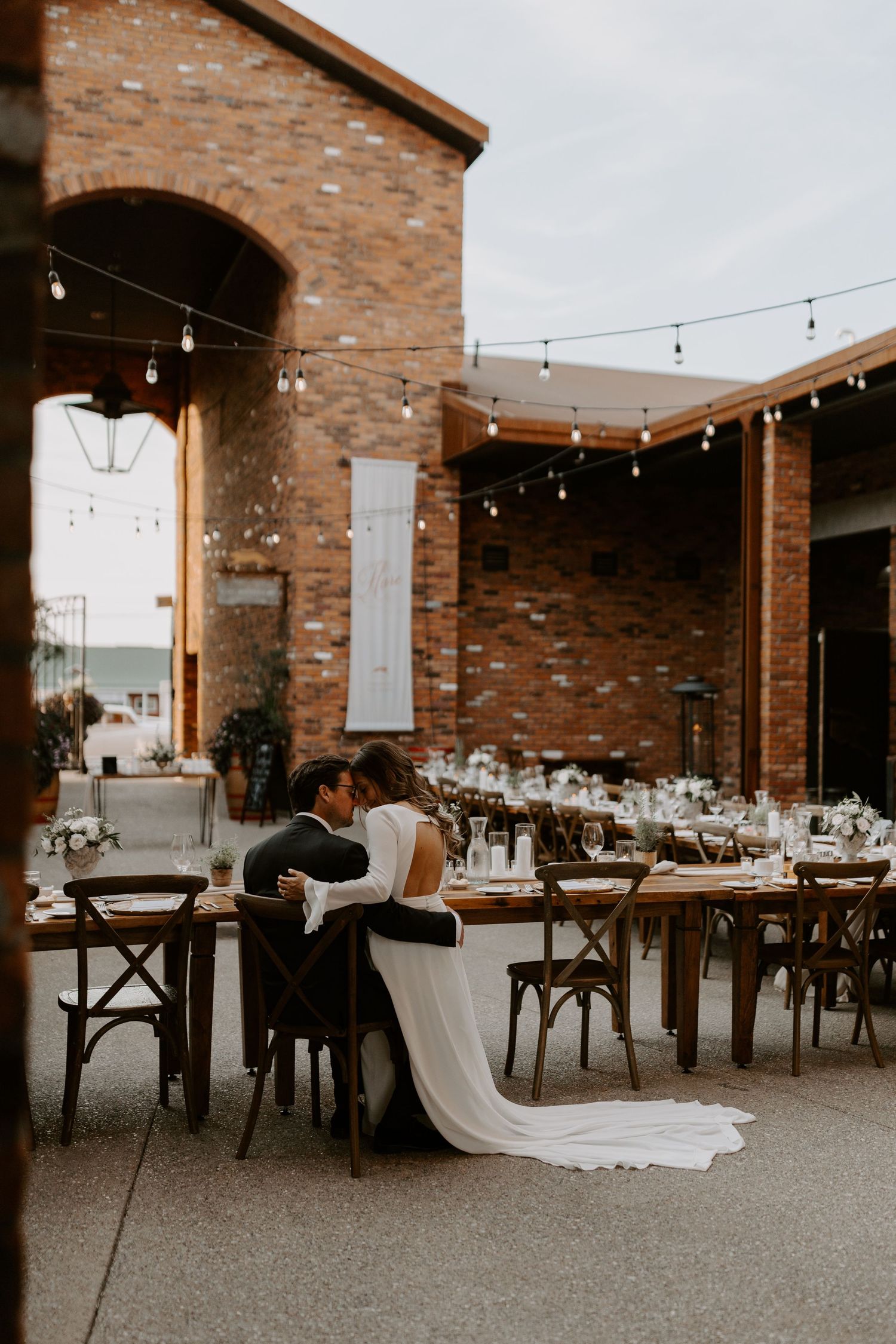 wedding niagara on the lake hare wine co tuscan italian style