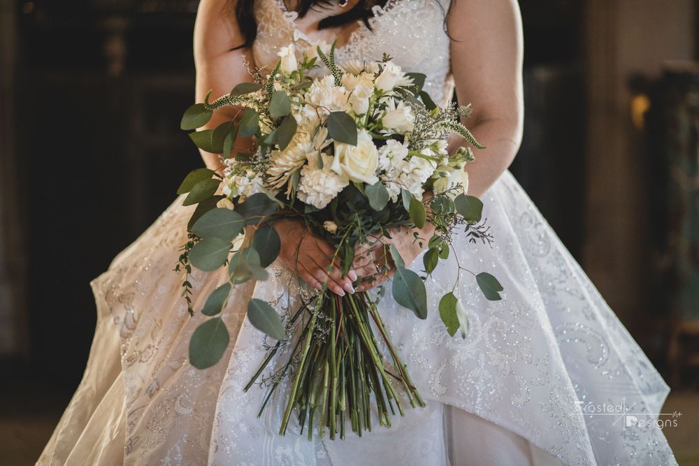 Bride with flower boquet.