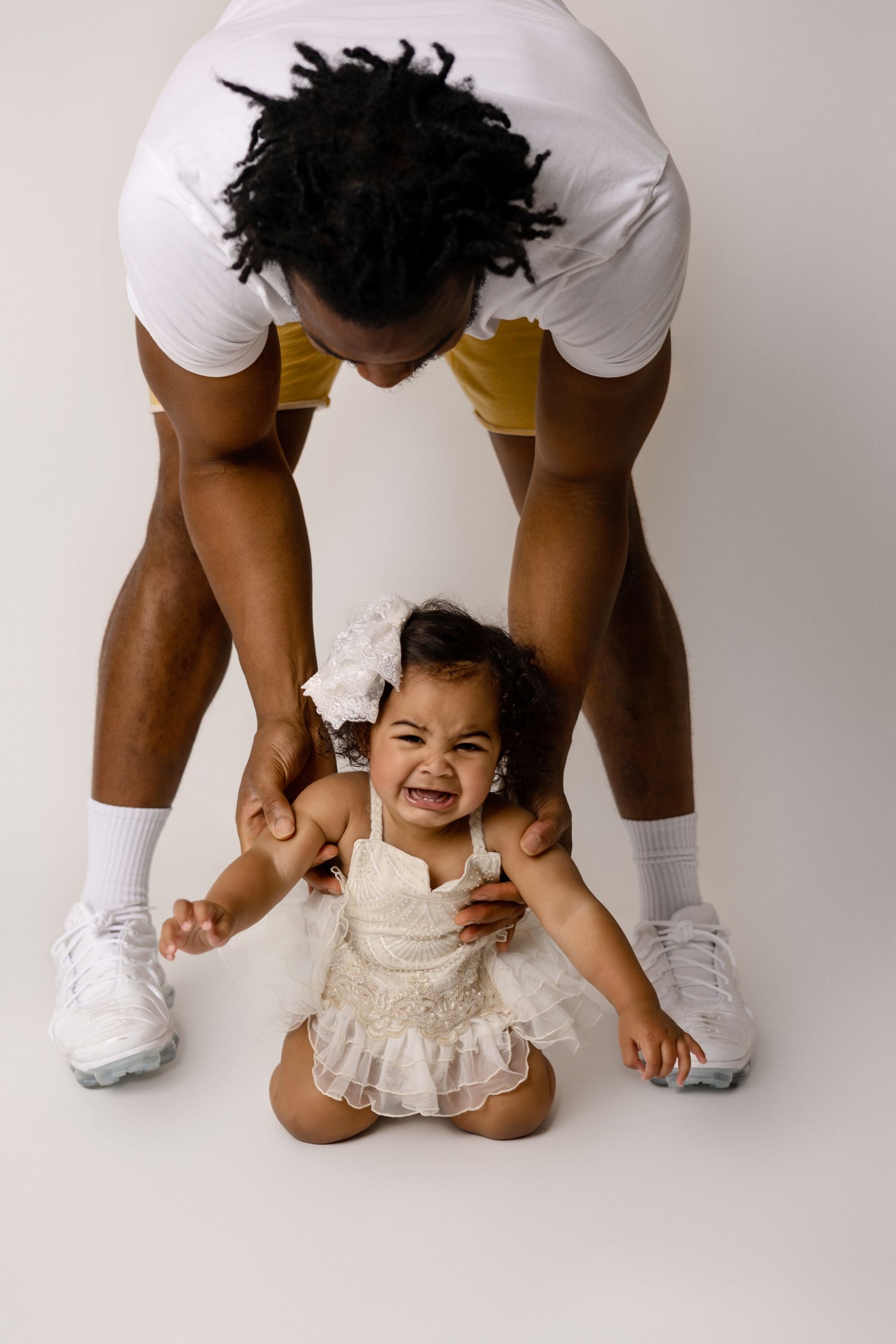 baby portraits in miami, south florida baby photographer, baby photographer Boyton Beach, Surfside cake smash photos, Delray Beach portraits