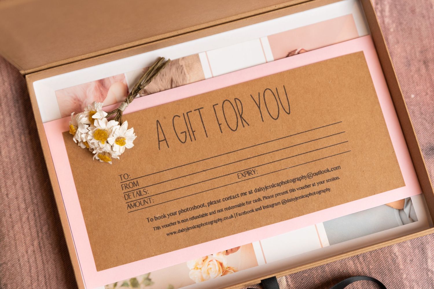 Gift voucher photography daisy