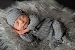 newborn photography, quinte west, trenton, brighton, cobourg ontario, family photos, photography, studio photography,