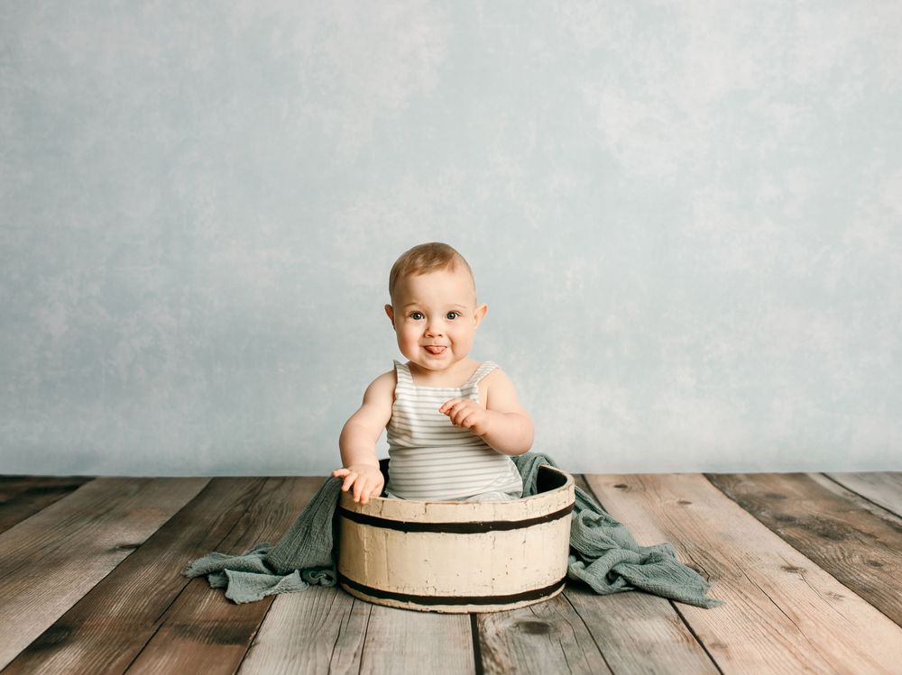 Circleville ohio milestone cake smash studio session