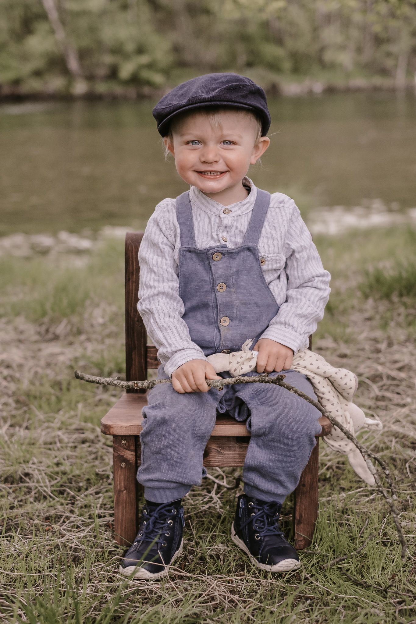 1-årsfotografering av smilende gutt