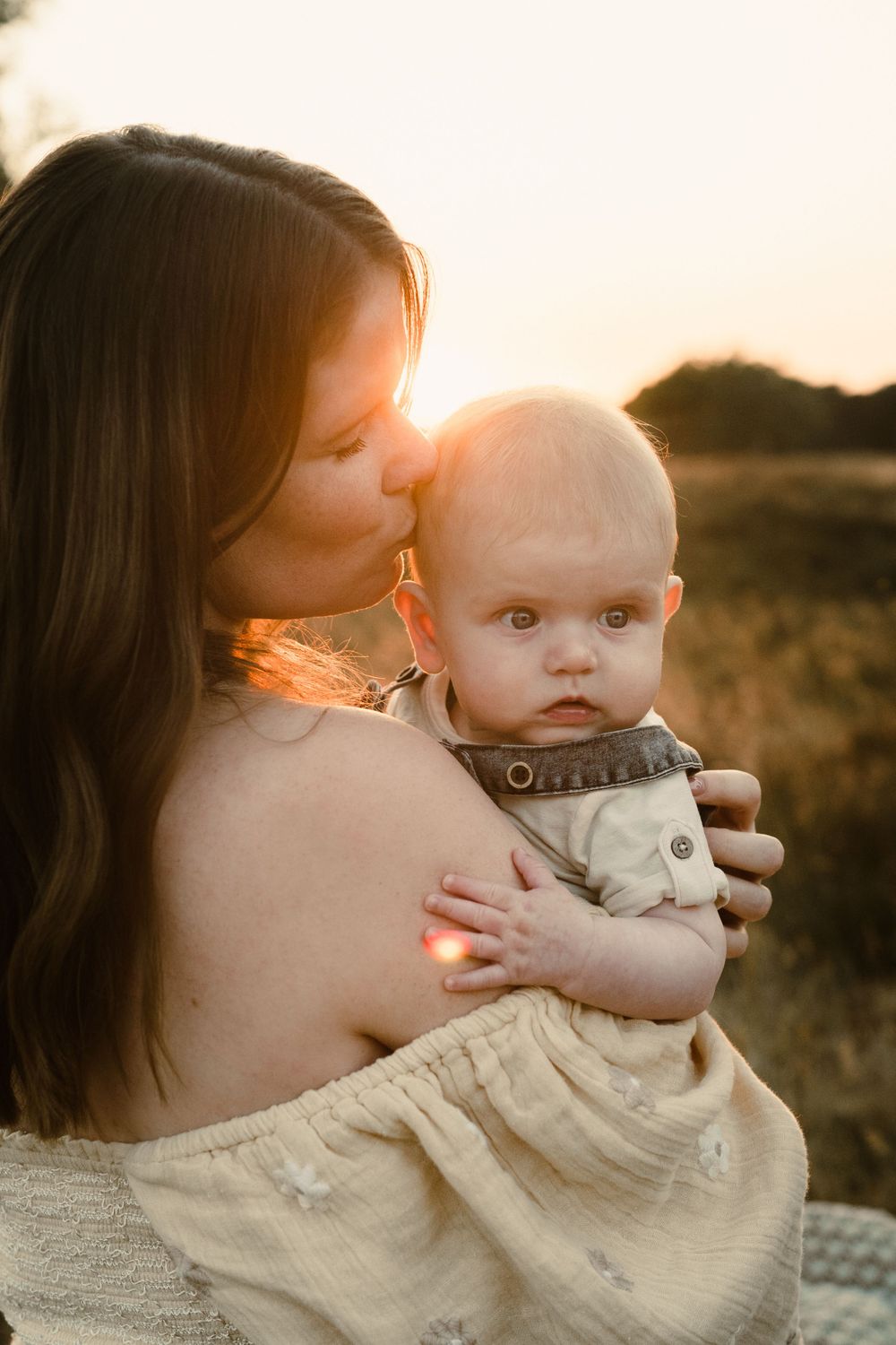 Moederschap is liefde. Leg het vast met een 'motherhood' fotoshoot in Geldrop en geniet van quality time met je kind.