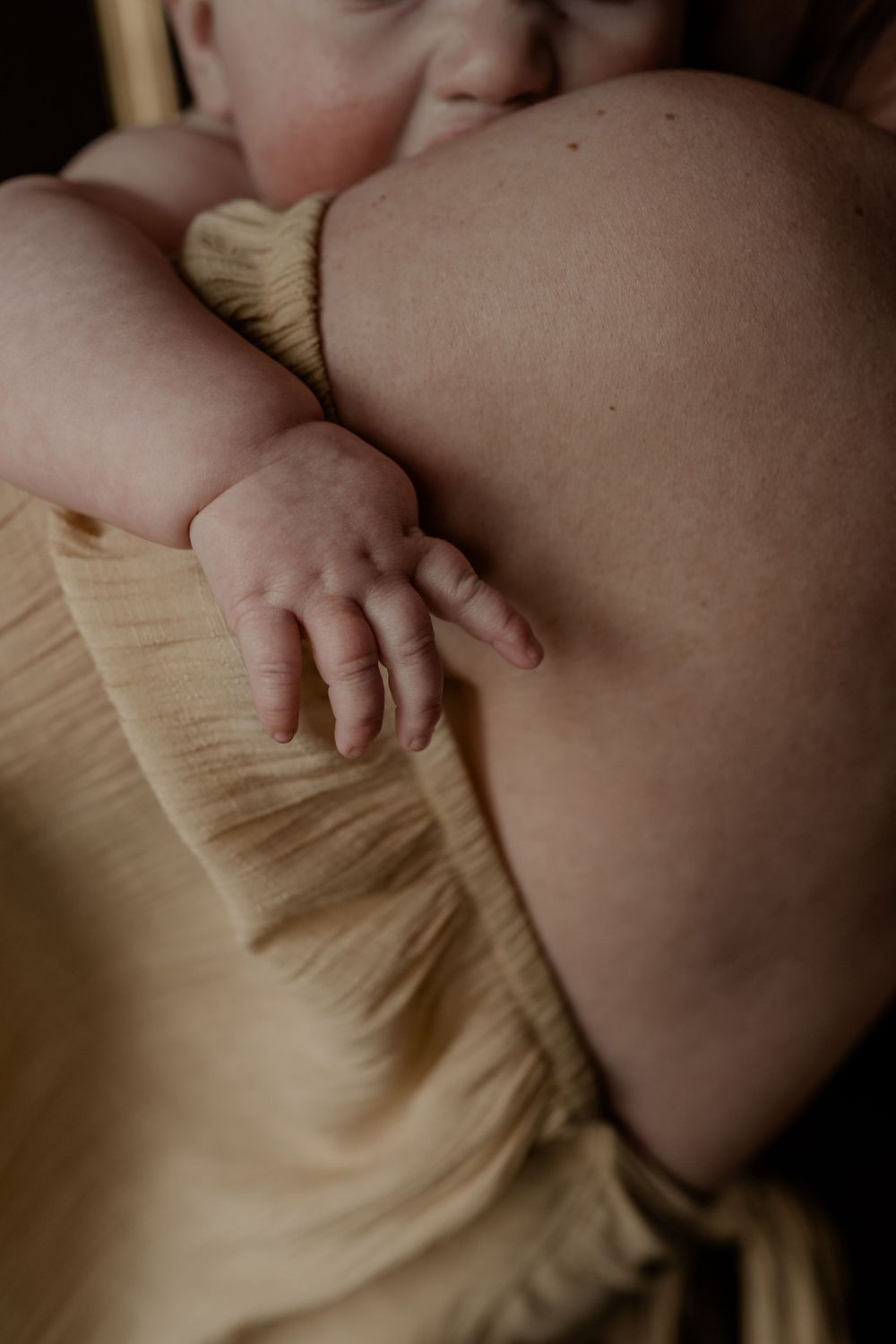 Moederschap is liefde. Leg het vast met een 'motherhood' fotoshoot in Geldrop en geniet van quality time met je kind.