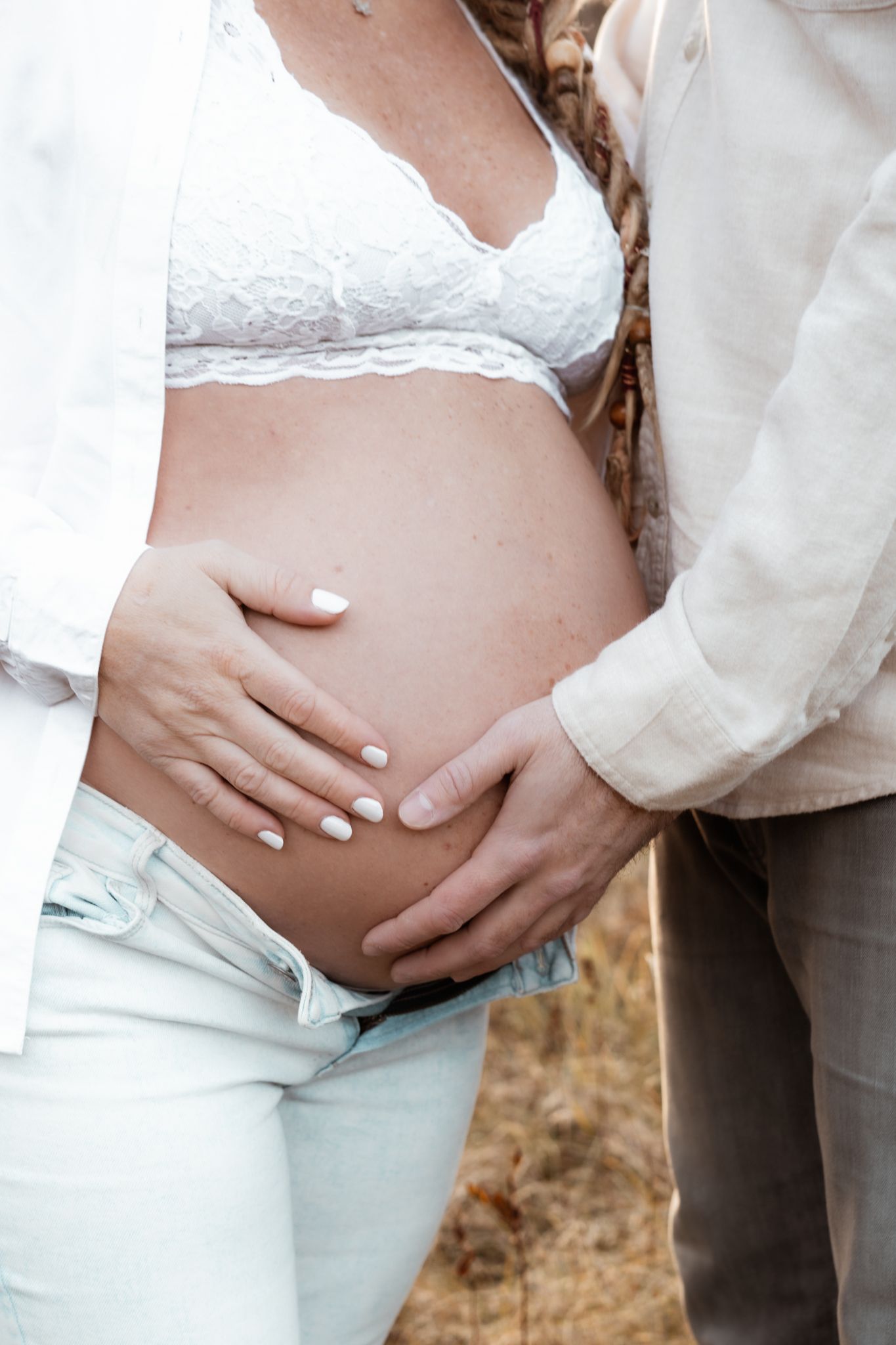 Maternity Photo in the field in Southern Maine