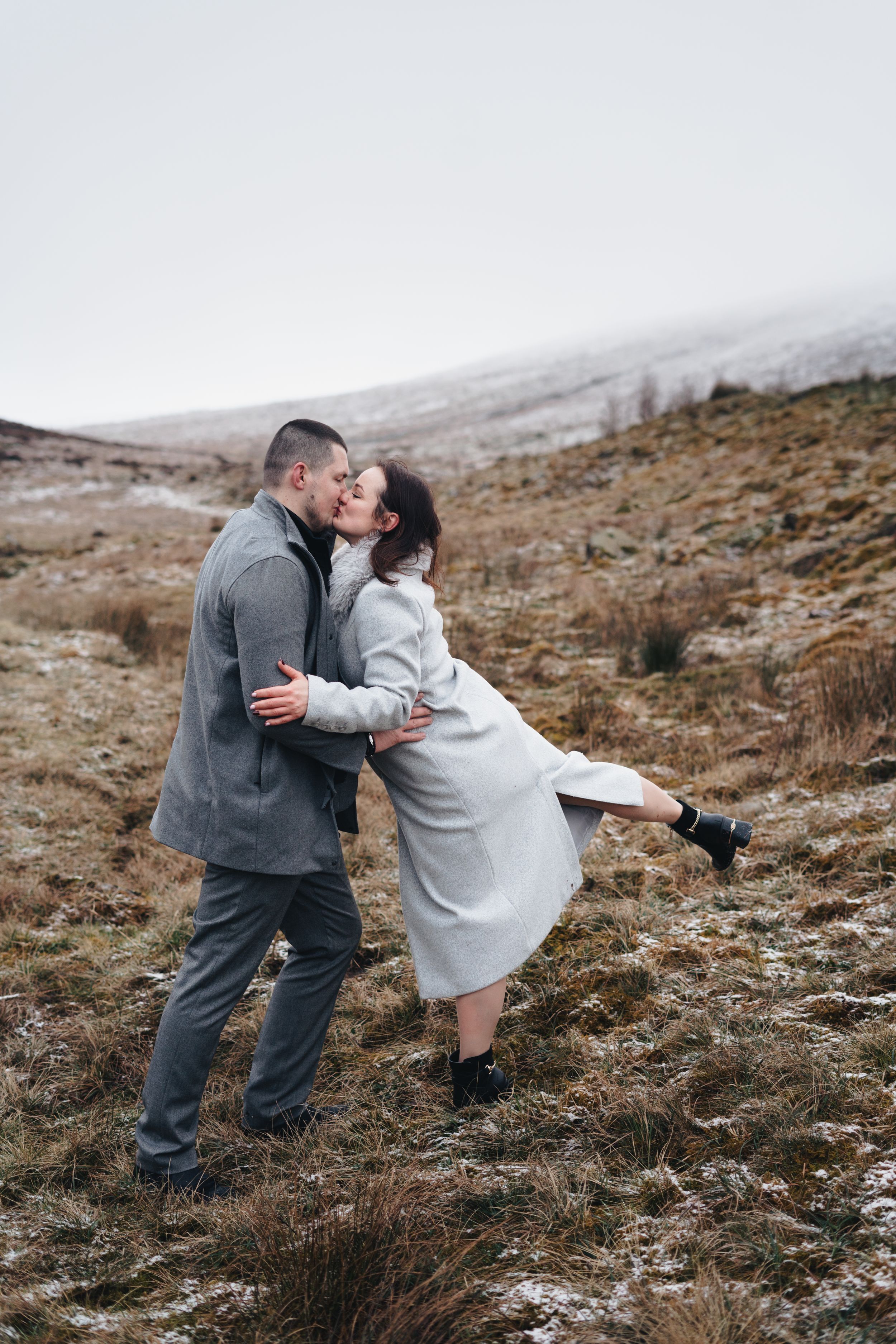 couple photoshoot scottish mountains  talla reservoir