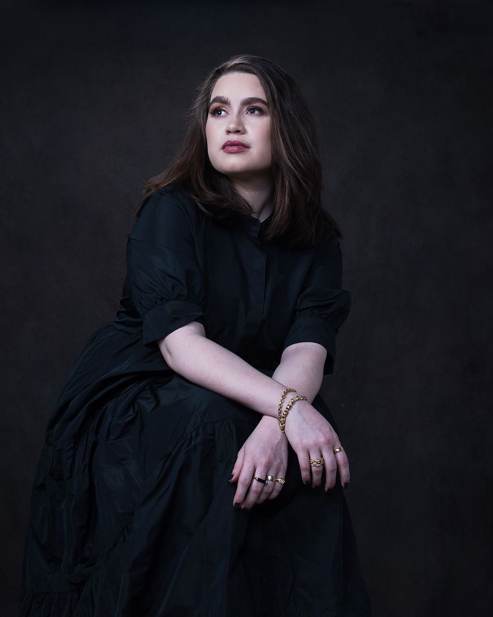 Studio Young lady in black