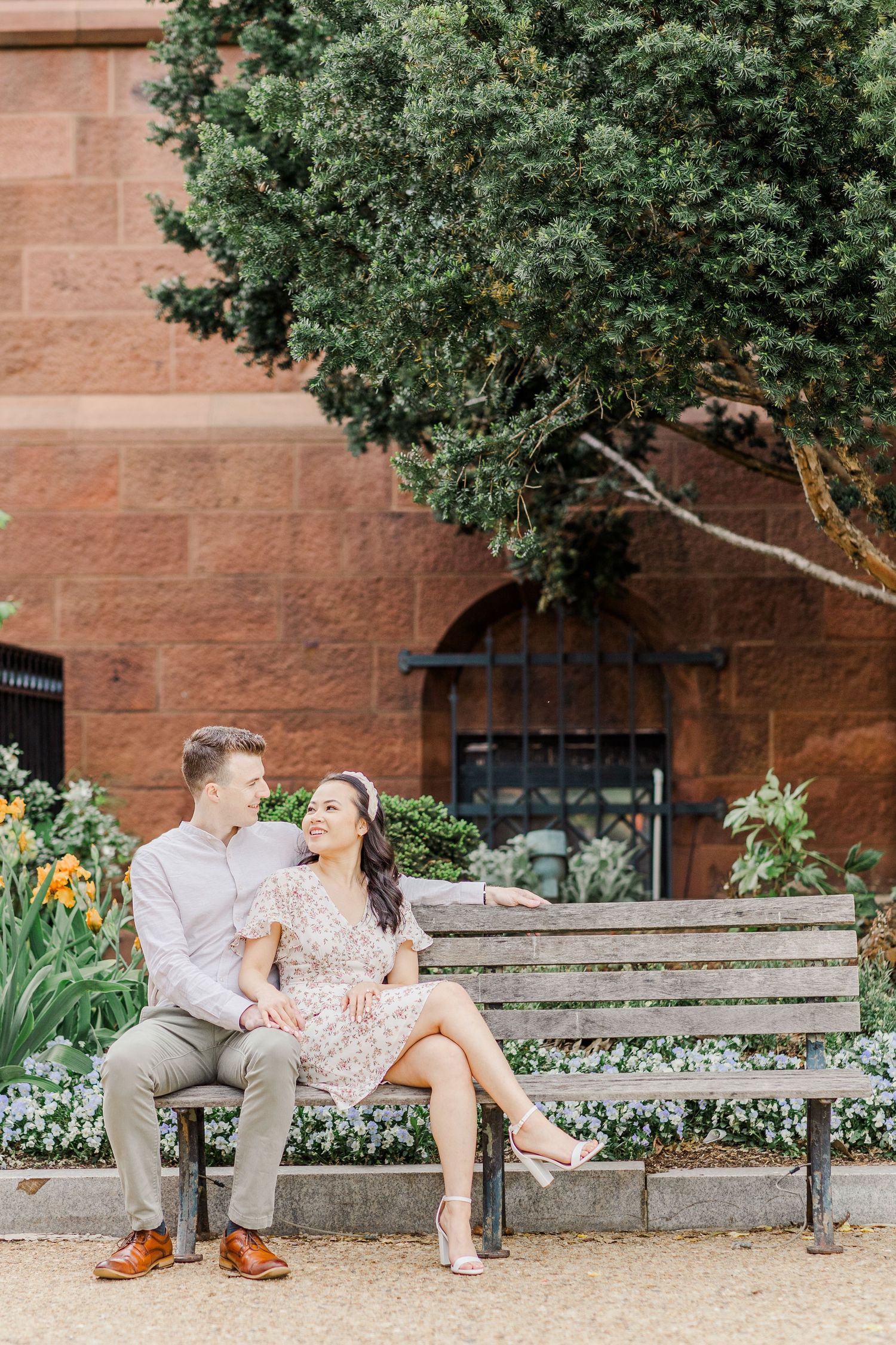MOONGATE GARDEN WASHINGTON DC ENGAGEMENT PICTURES