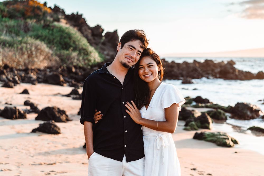 Maui couples portraits on the beach
