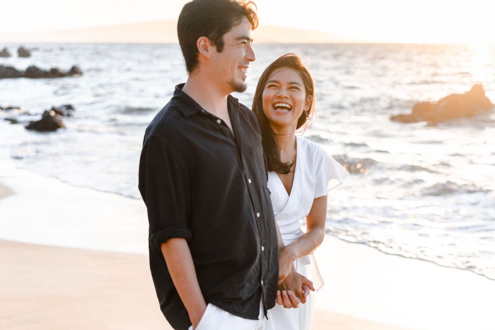 Maui couples portraits on the beach
