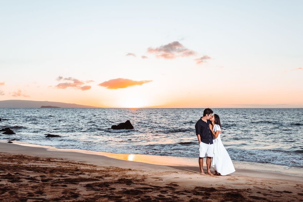 Maui couples portraits on the beach