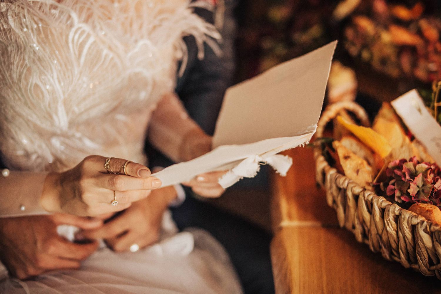 fotograf-nunta-oradea-dorbob-destination-wedding-photographer-ioana-crisan-literele-denisei-laura-ciobanu