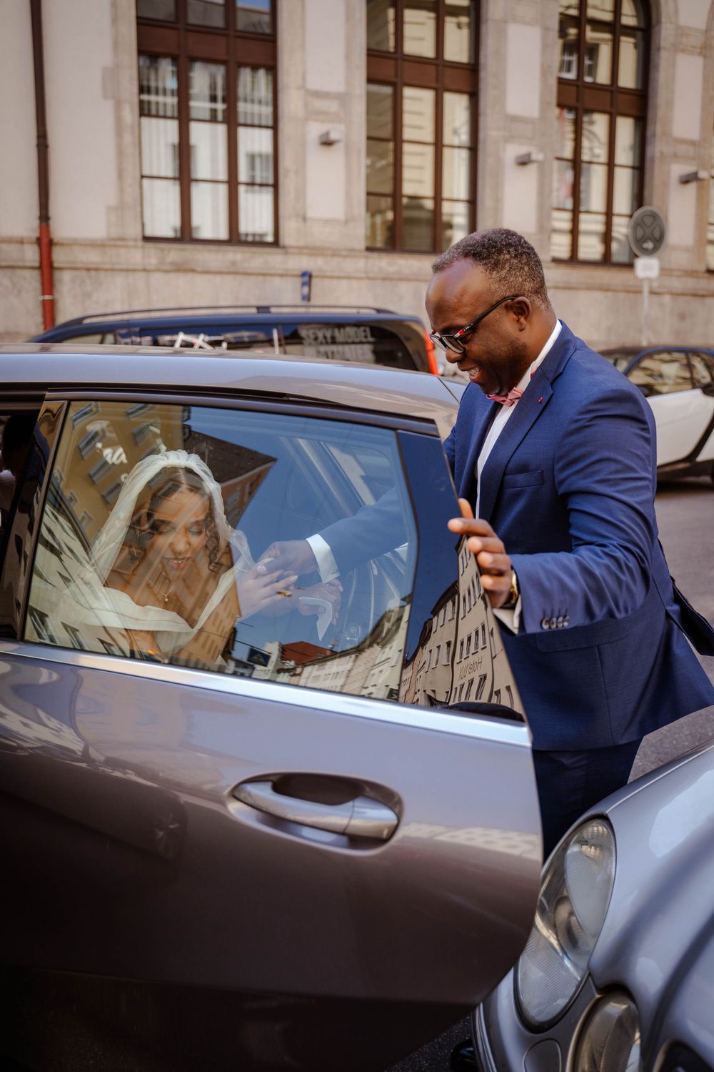 Hochzeitsfotograf Berlin Wedding Photographer Braut Bräutigam Klassische Hochzeit Hochzeitsfeier