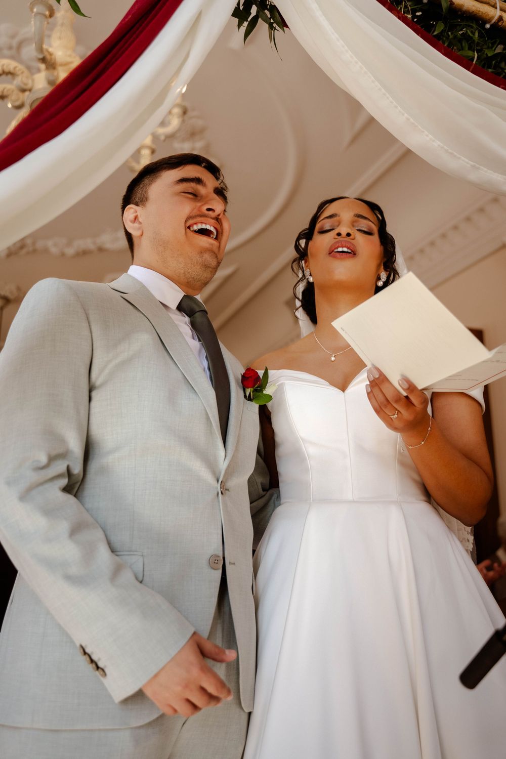 Hochzeitsfotograf Berlin Wedding Photographer Braut Bräutigam Klassische Hochzeit Hochzeitsfeier