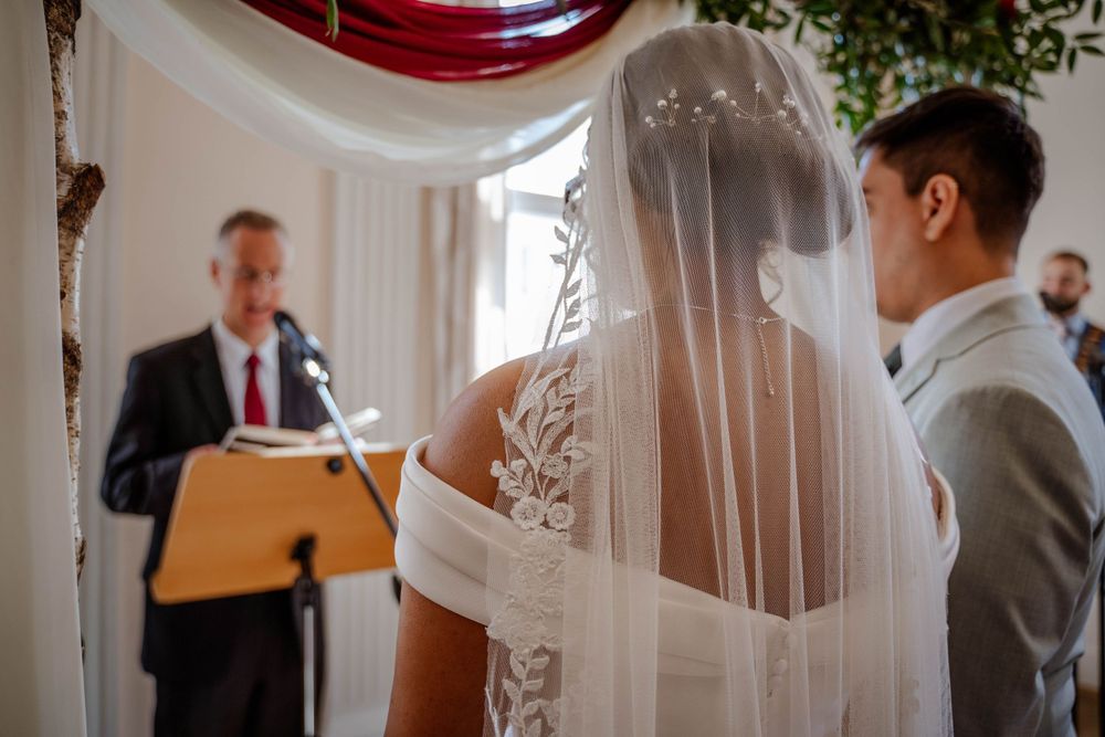 Hochzeitsfotograf Berlin Wedding Photographer Braut Bräutigam Klassische Hochzeit Hochzeitsfeier